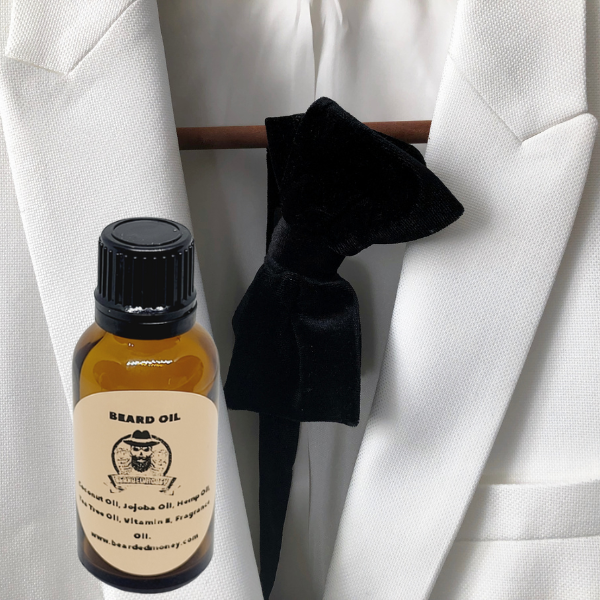 Tuxedo (Dark Bourbon) Beard Oil smells like Dark Oak, Bergamot, Hint of dark Bourbon.